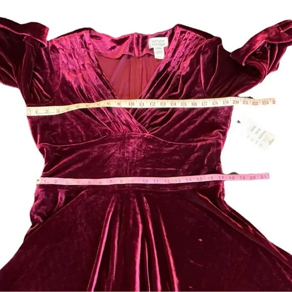 Unique Vintage Burgundy Red Velvet Delores Dress - Size 1X/16 - Picture 9 of 11